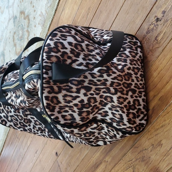 Juicy Couture Leopard Print Weekender Travel Duffel Bag - Picture 5 of 14